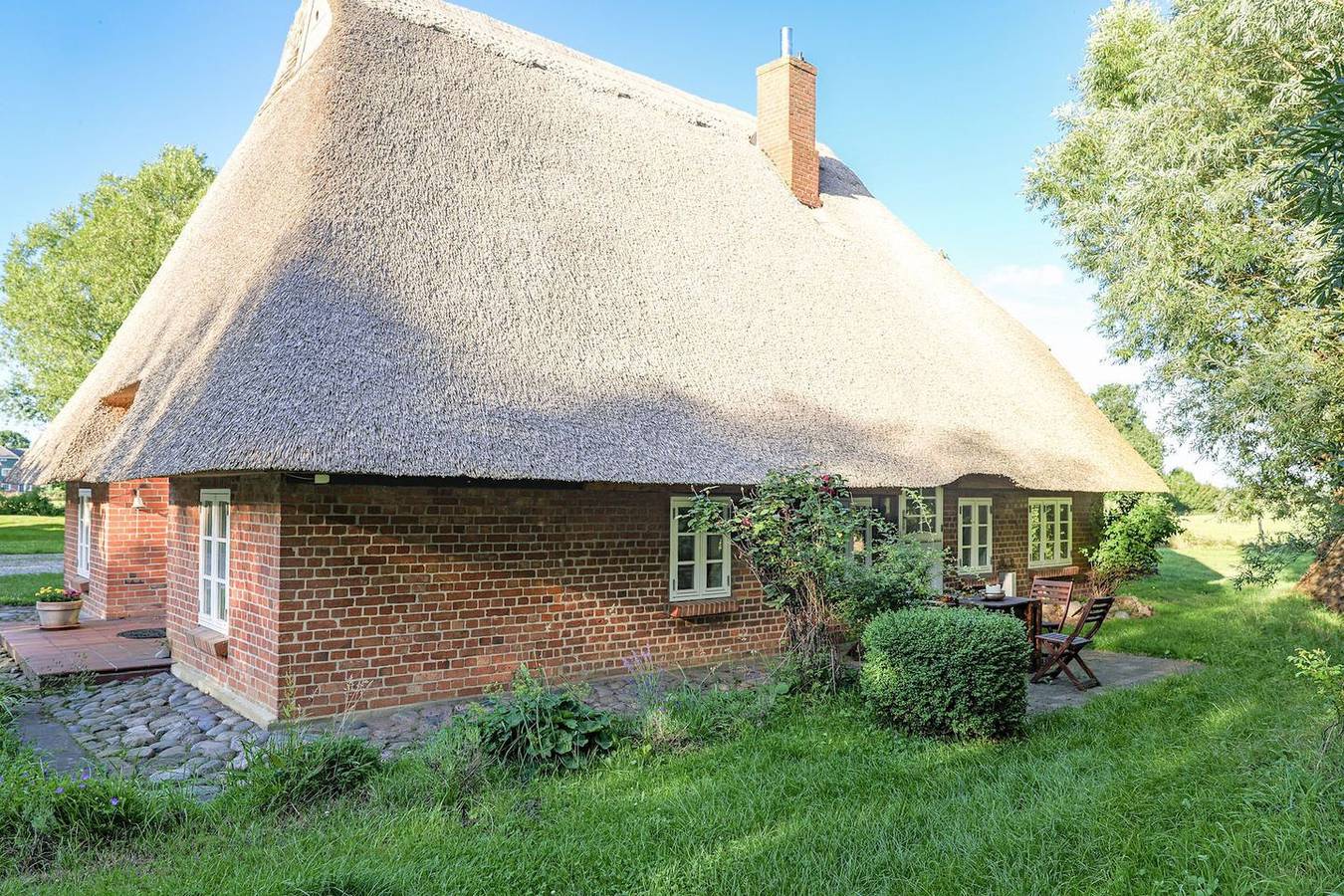 Romantisches Cottage unter Reet inmitten der Natur in Behrensdorf, Südliche Ostseeküste