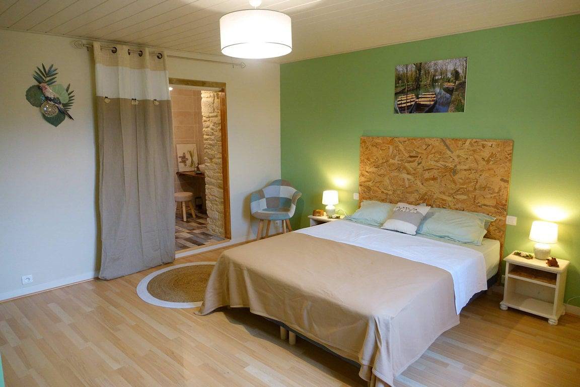 Au Cœur du Marais - Chambre Colvert in Saint-Hilaire-la-Palud, Région de Niort