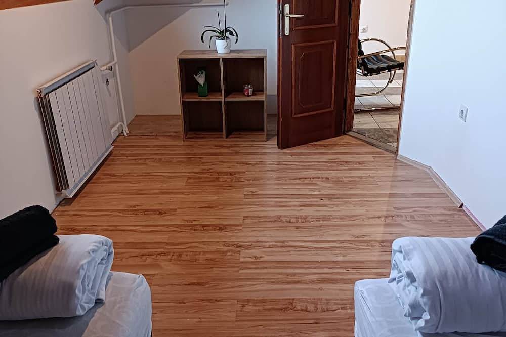 Ganze Wohnung, Near to Budapest. Near to the airport. Family-sized apartment. Quiet environment in Wetschesch, Vecsési járás