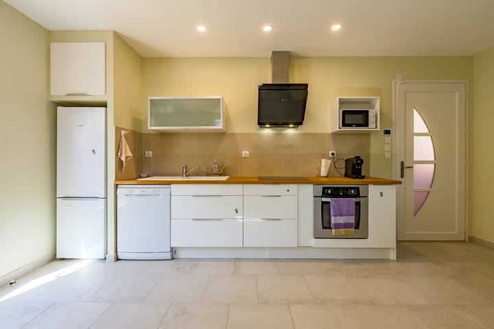 Ganze Wohnung, Ferienwohnung für 5 Personen mit Pool in Roussillon, Regionaler Naturpark Luberon