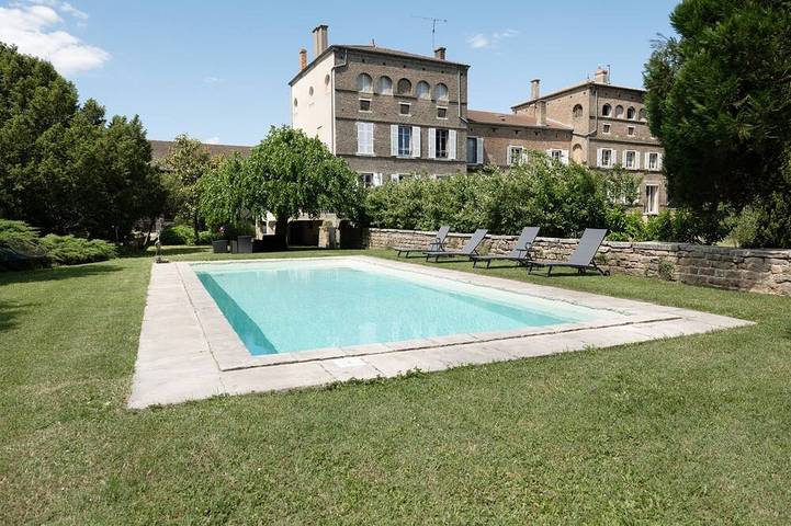 Location de vacances pour 10 personnes, avec jardin à Saint-Symphorien-d'Ancelles