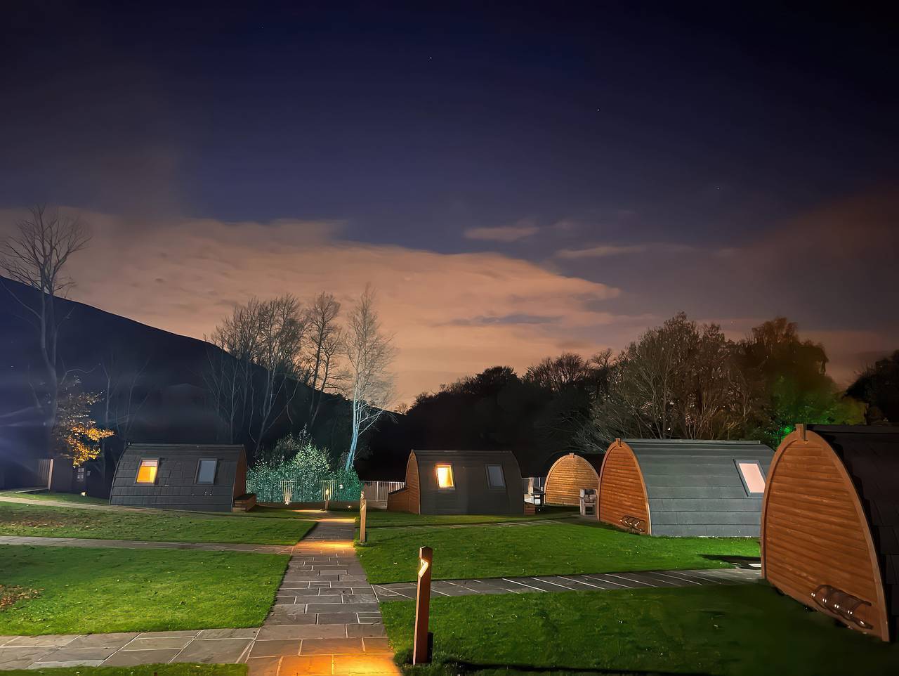 Lakeside Pods - pet free in Saddleworth, Greater Manchester