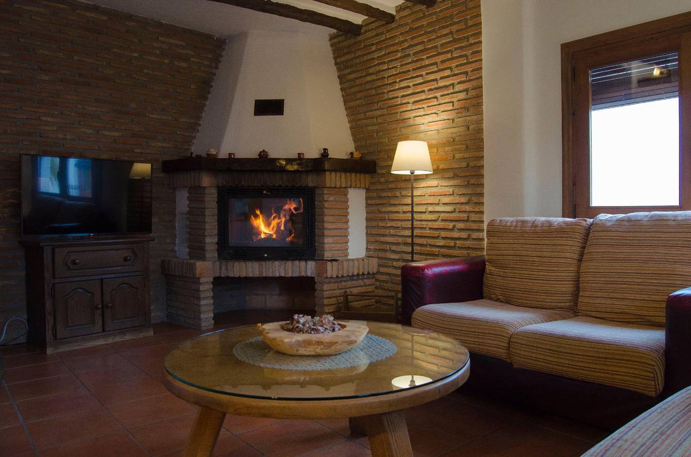 Acogedora casa en complejo con jardines y piscina in Válor, Provincia de Granada