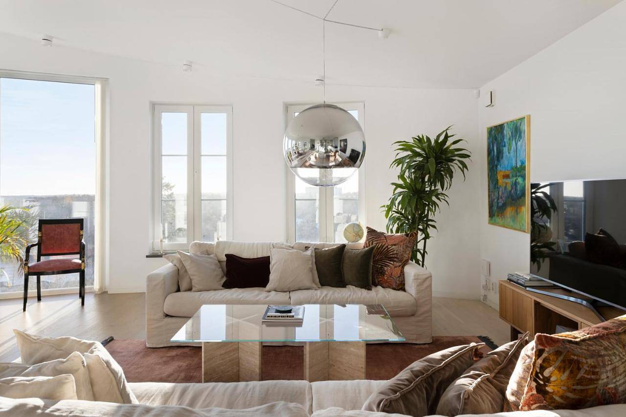 Villa with Private Pool in Nacka, Svenska Östersjön