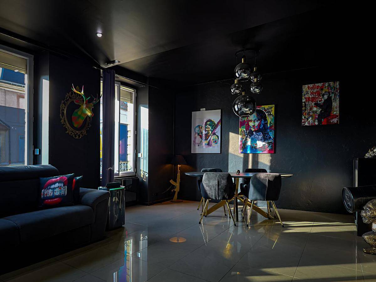 Appartement entier, Two-Bedroom Apartment in La Chapelle-en-Serval, Oise