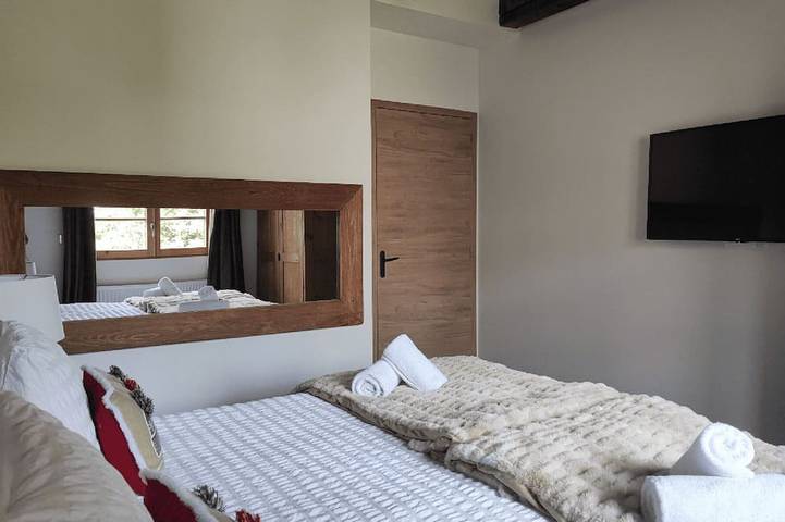Luxury residence in Métabief, suites, apartments, private spa and sauna in Mouthe-Lac et Mont d’Or, Jura Francais