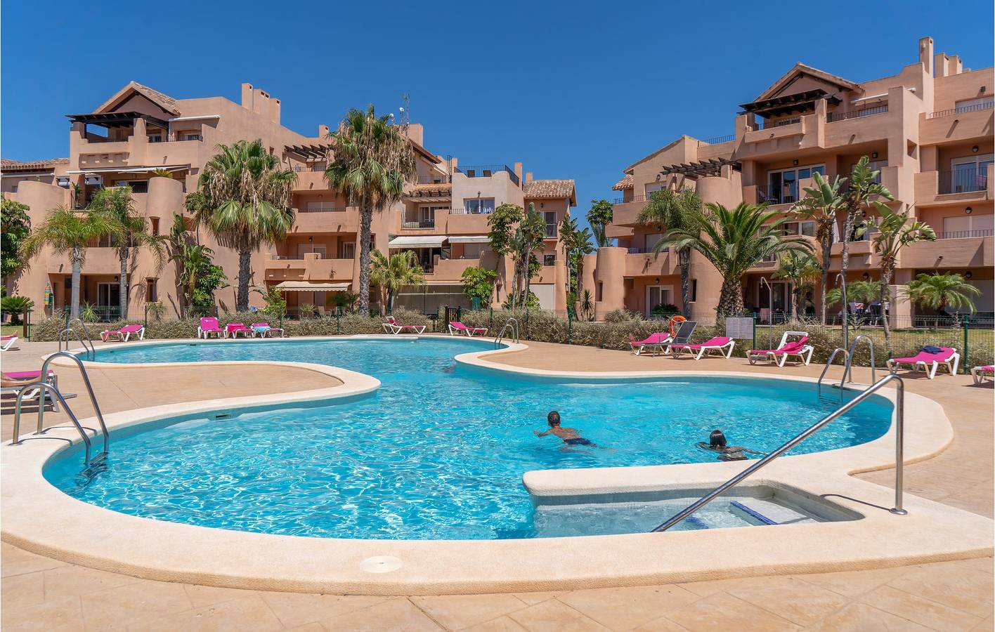 Apartamento vacacional entero, Apartamento de 150 m2 con garaje, aire acondicionado, piscina, terraza y WiFi in Mar Menor Polaris World, Mar Menor