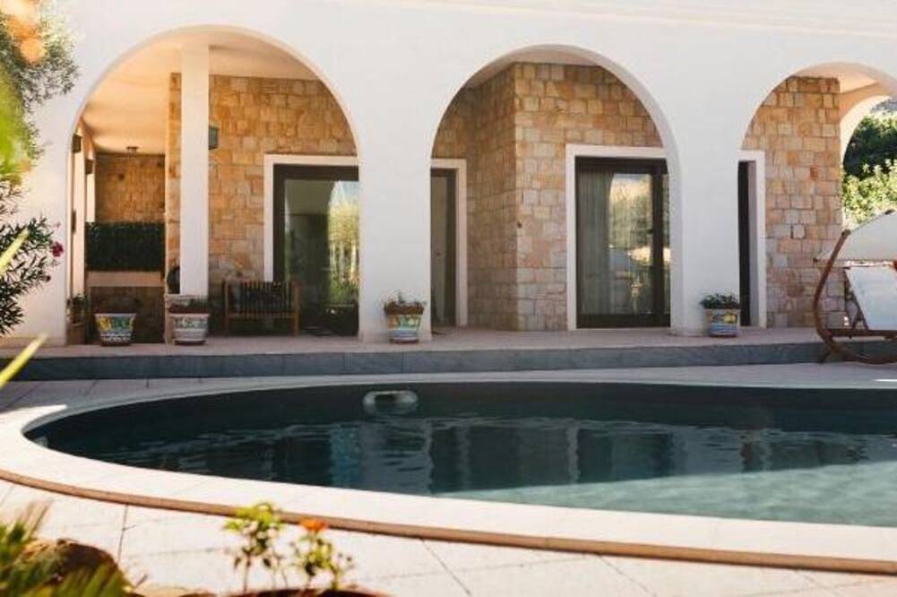 Room with private bathroom and patio in Mazzaforno, Cefalù (Gemeente)