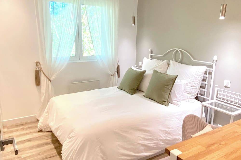 Villa with pool, 15 min walk from the beach in Hendaya, Region de Bayona