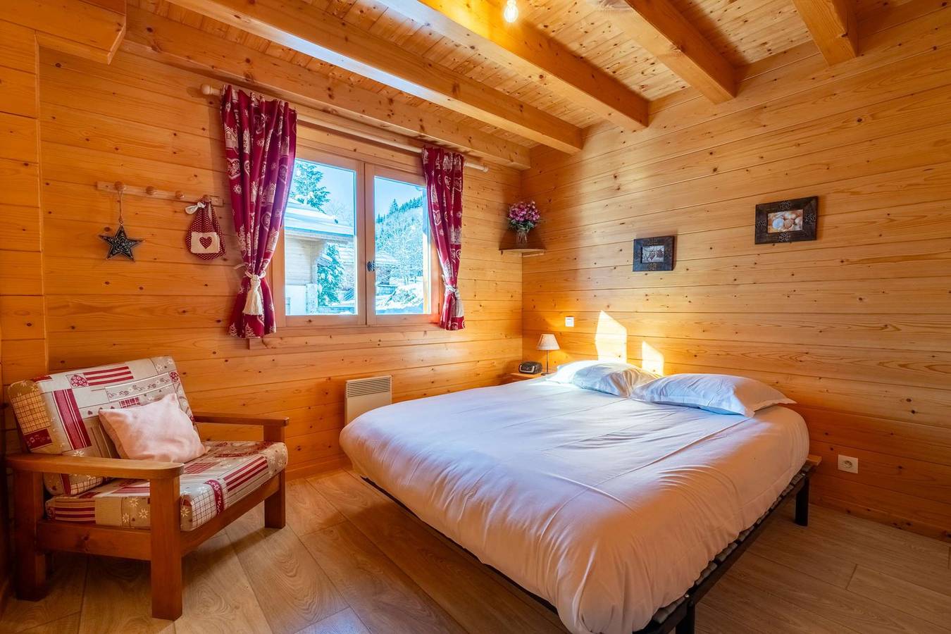 Superbe Chalet avec vue imprenable sur les Aravis in Lac des Confins, La Clusaz