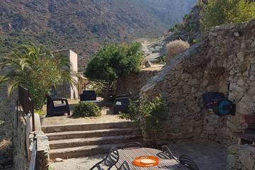 Gîte pour 5 personnes, avec terrasse et jardin à Lama