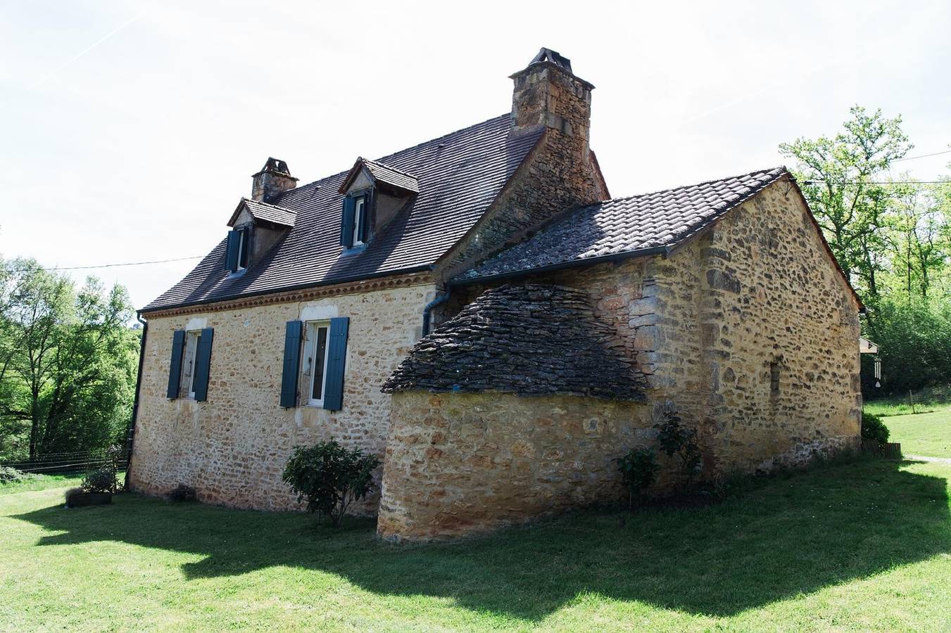 Holiday Home in Périgord Noir with Private Pool, Terrace, and Wi-Fi in Saint-Cernin-de-l'Herm, Périgord Noir