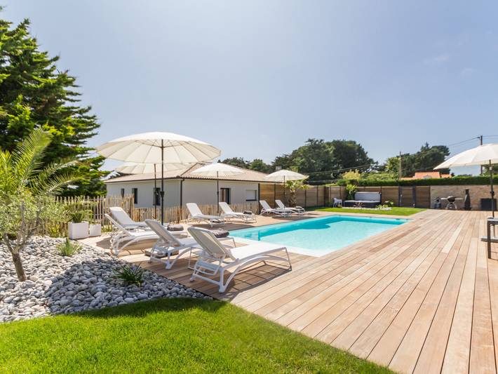 Gîte pour 2 personnes, avec Jacuzzi ainsi que Terrasse et Piscine