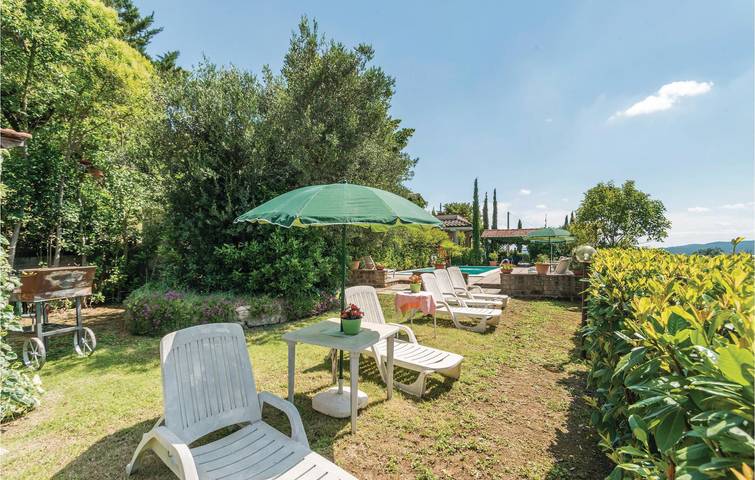 Appartamento intero, Cozy Apartment near Laghetto di Marcarelli w/ WiFi & Pool in Magione, Lago Trasimeno