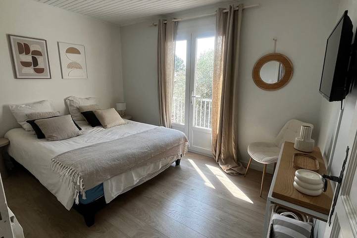 Location de vacances pour 8 personnes, avec jacuzzi et jardin à Milhaud - 2