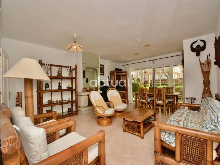 Gîte pour 6 personnes, avec terrasse ainsi que jardin et piscine, animaux acceptés à S'Agaró - 4