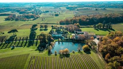 Gîte pour 7 personnes, avec vue et vue sur le lac ainsi que piscine et jardin à Ligueux