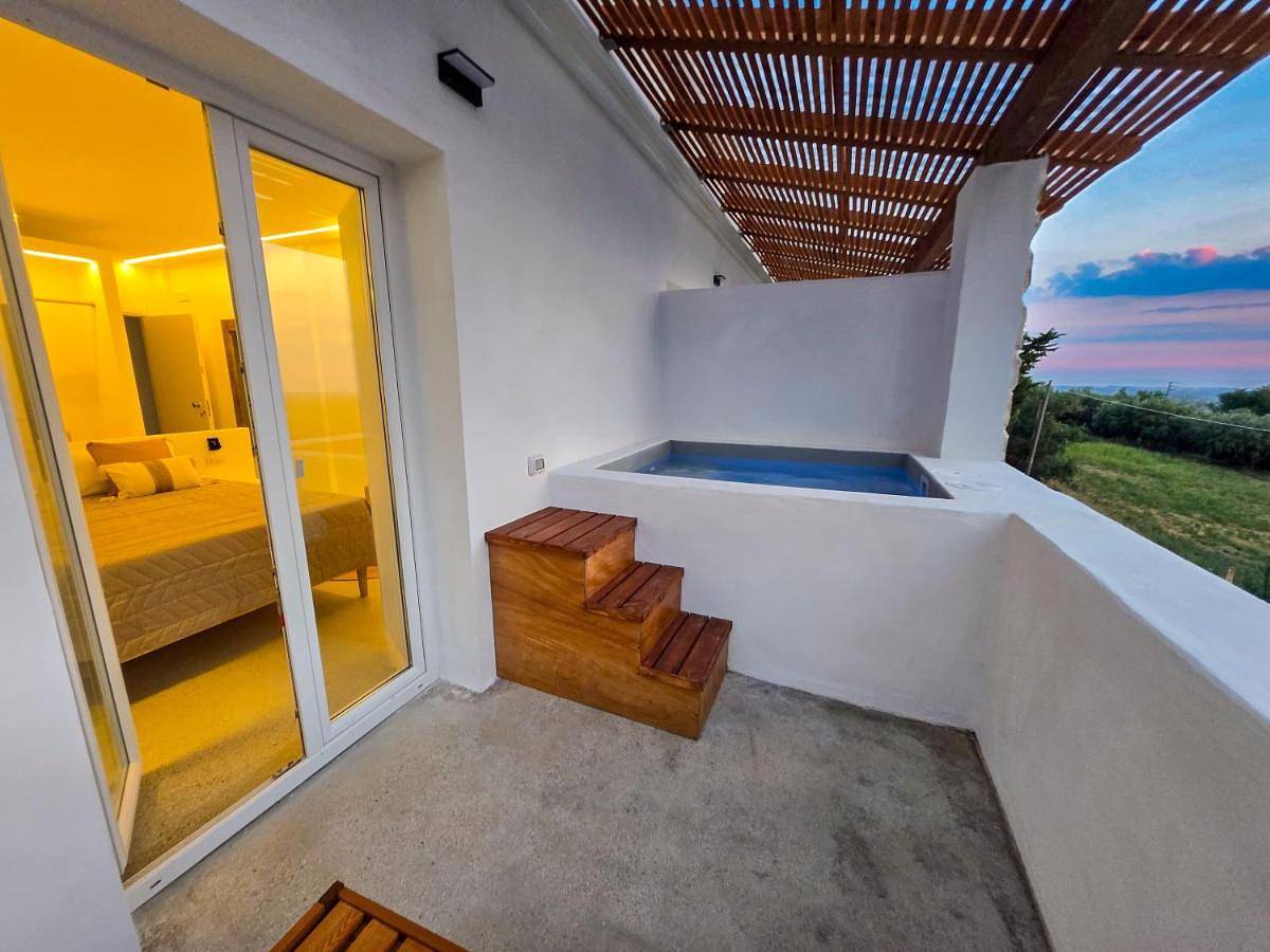 Deluxe Double Room with Sea View with private pool in Capaccio, Cilento
