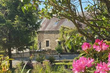Gîte pour 4 personnes, avec jardin à Langoat