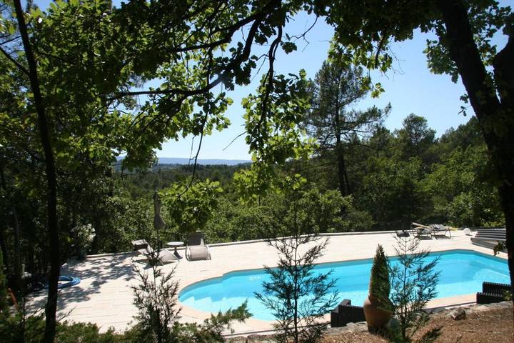 Chambre d’hôte pour 2 personnes, avec vue ainsi que jardin et piscine
