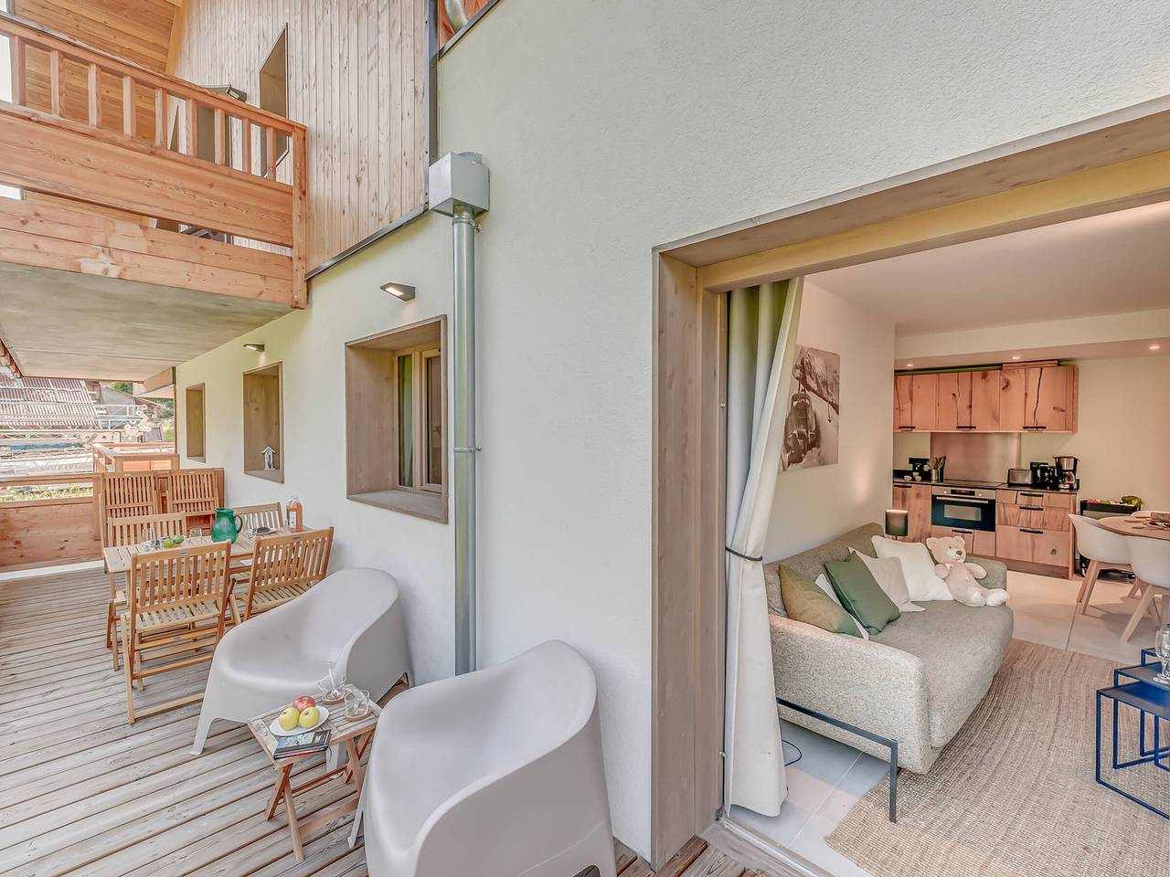 Entire apartment, Charming Alpine Apartment in Champagny-en-Vanoise, 4 Rooms, Sleeps 8, Mountain Views in Champagny-en-Vanoise, Vanoise National Park