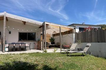 Location de vacances pour 8 personnes, avec jacuzzi ainsi que jardin et terrasse à Boucau