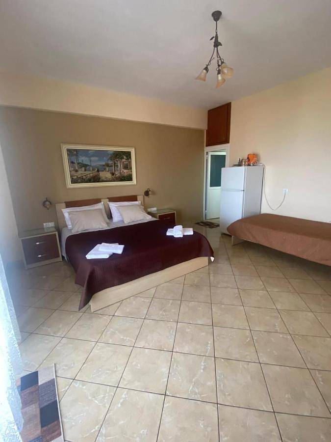 Maison d’hôte pour 3 personnes, avec terrasse et vue dans Dhërmi - 4