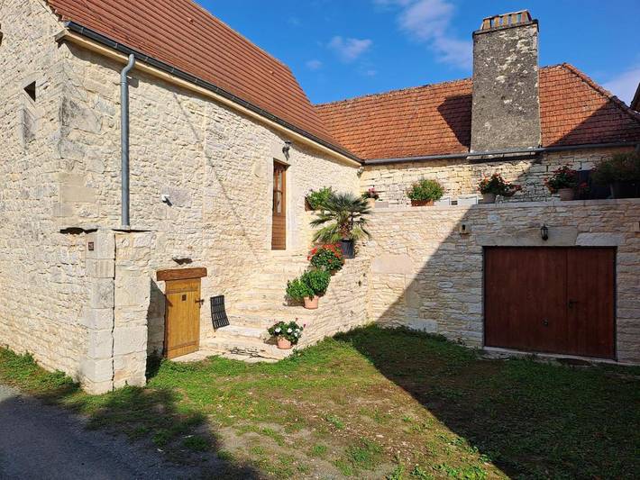 Location de vacances pour 5 personnes, avec jardin à Bouzic