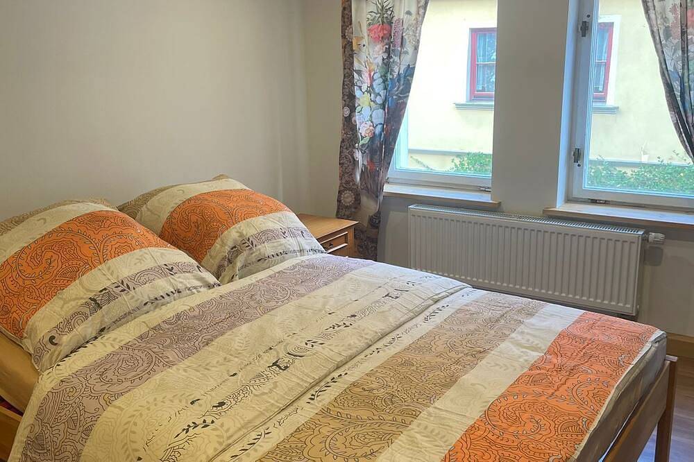 Kleines Fachwerkhaus in der historischen Altstadt in Naumburg, Saale-Unstrut