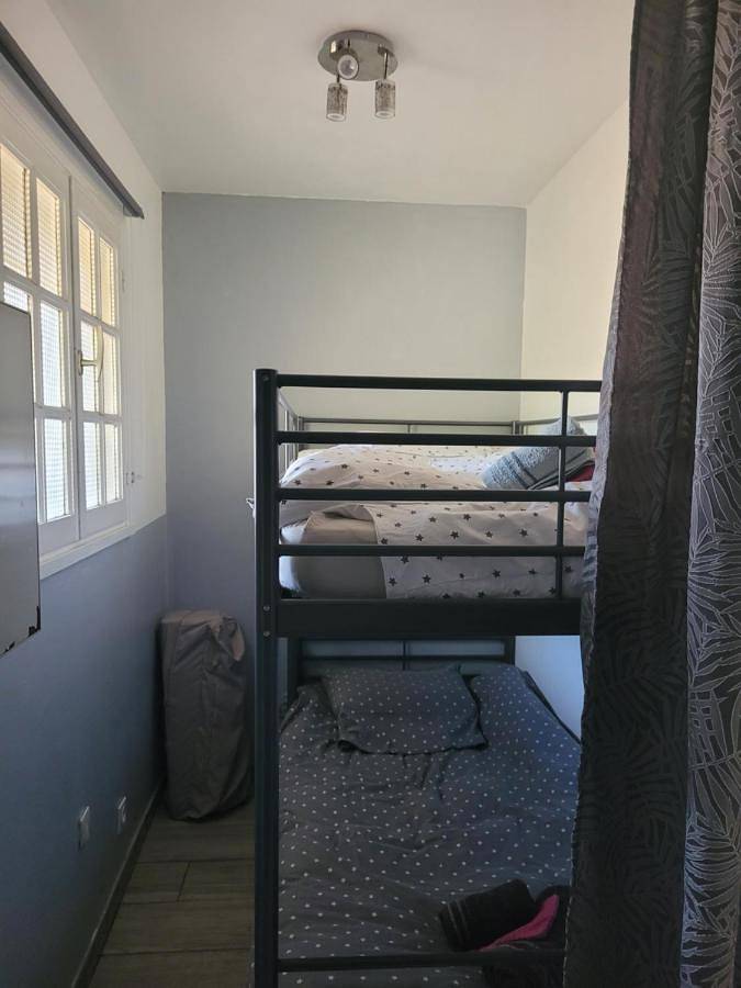 Gîte pour 4 personnes, avec balcon et piscine dans Plage de la Baumette - 3