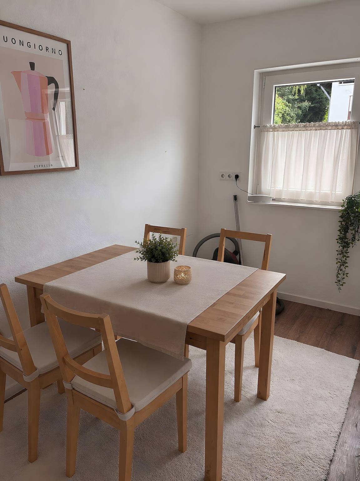 Ganze Wohnung, Frisch renovierte Ferienwohnung am Bienhorntal mit Wlan in Koblenz, Osteifel