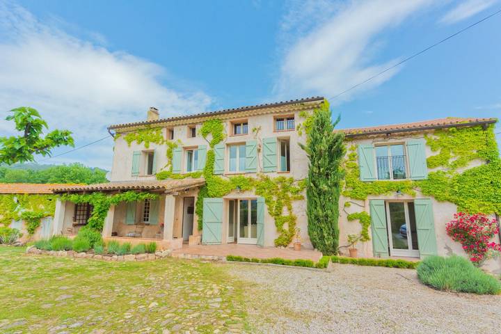 Location de vacances pour 12 personnes, avec jardin et terrasse à Gonfaron - 2