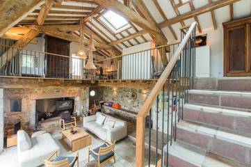 Location de vacances pour 9 personnes, avec jardin à Itxassou