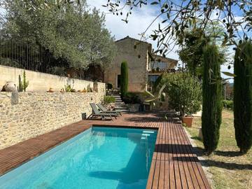 Gîte pour 2 personnes, avec jardin ainsi que piscine et terrasse à Nyons