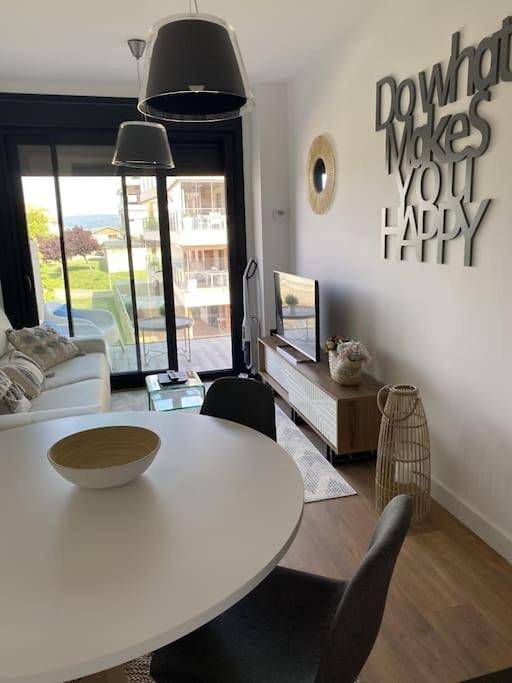 Apartamento entero, Precioso apartamento con terraza y piscina en Portonovo-Sanxenxo in Praia de Caneliñas (Sanxenxo), Sanxenxo