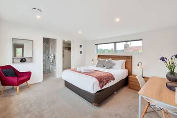 Holiday Home for 12 People in Auckland, Auckland Council, Photo 3