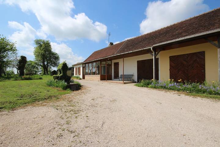Gîte pour 4 personnes, avec vue et jardin à Savigny-sur-Seille