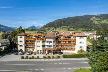 Hôtel pour 2 personnes, avec vue ainsi que jardin et sauna, animaux acceptés à Vipiteno