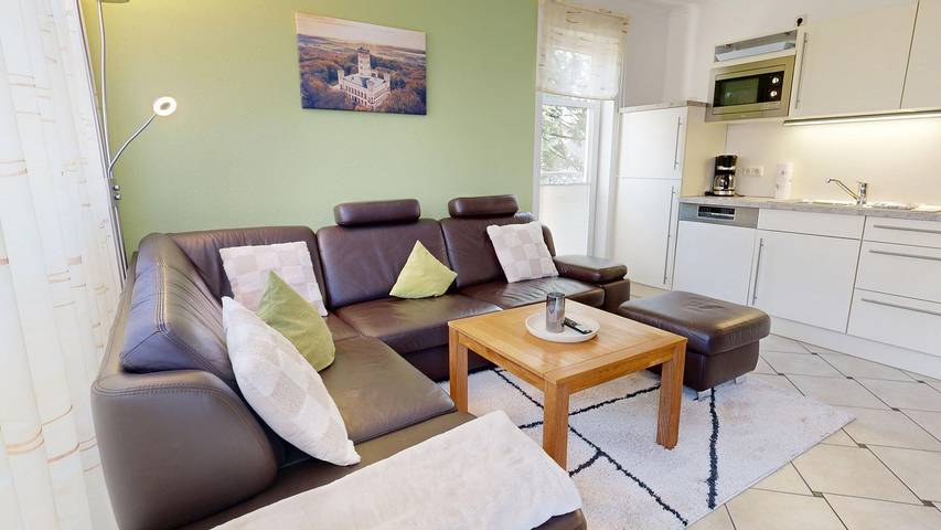 Ganze Wohnung, 3-Zimmer-Wohnung, 2 Schlafzimmern und Sauna im Haus, Tiefgarage, Fahrstuhl in Ostseebad Binz, Binz