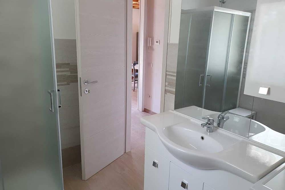 Chalet Stazzona, Casa a Punta, surrounded by greenery 5 minutes from Lake Como. in Stazzona und Umgebung, Comer See