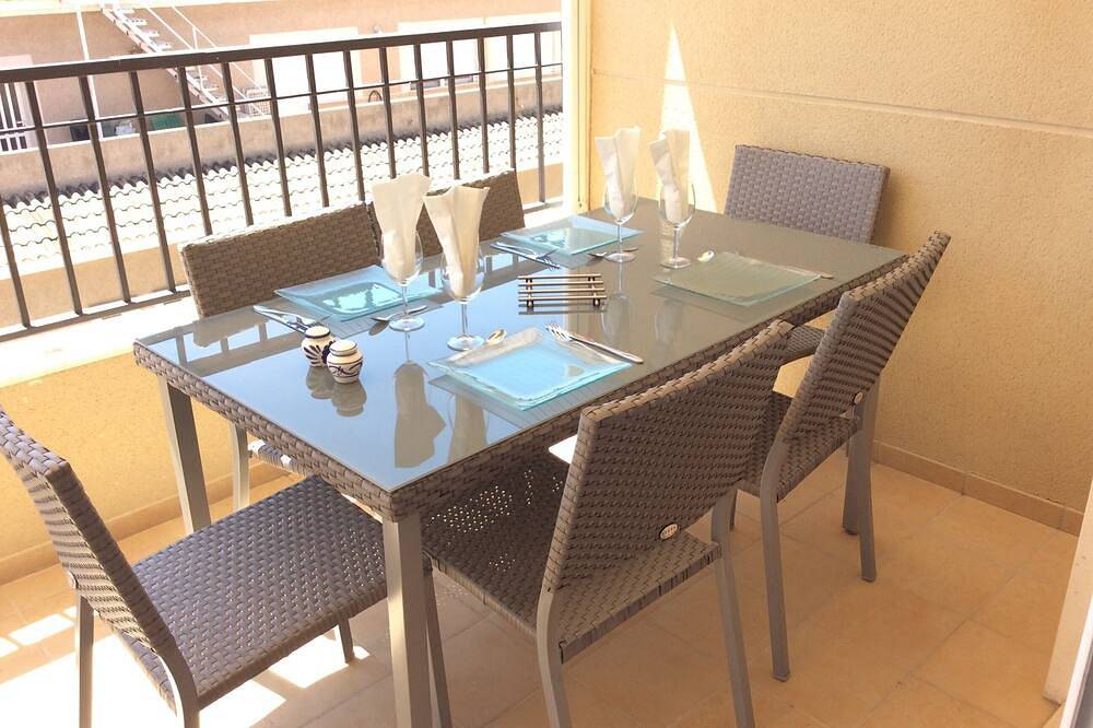 Entire apartment, Apartment T3 El Campello in Playa Carrer La Mar, el Campello