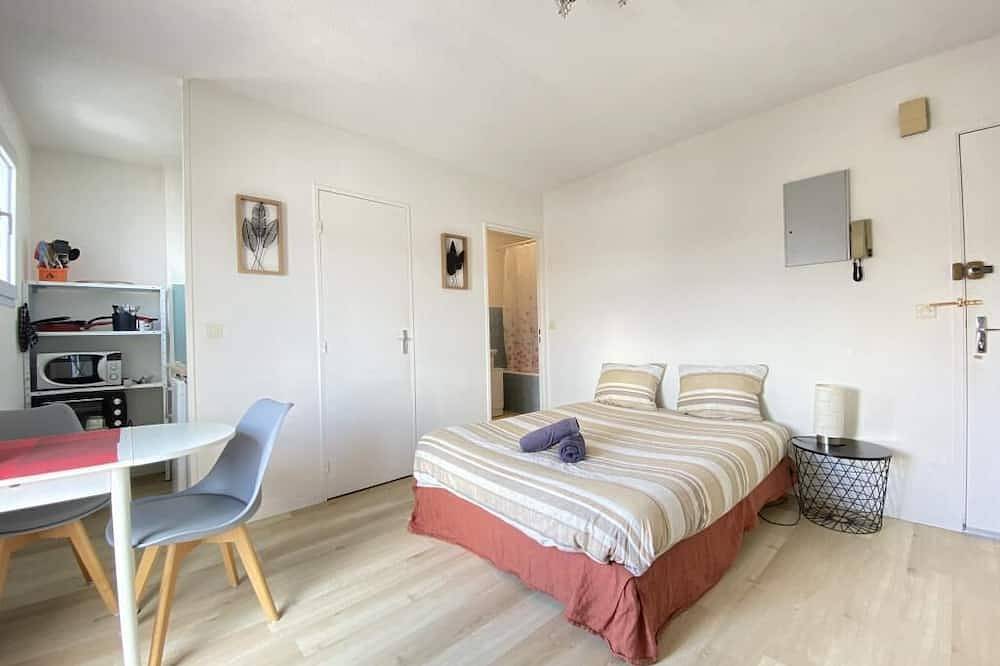 Entire apartment, Small studio close to hospitals and universities in Clermont-Ferrand, Volcans d'Auvergne Regional Nature Park