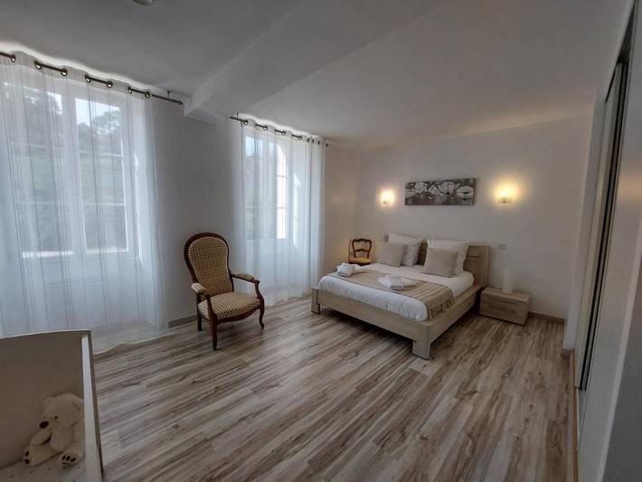 Location de vacances pour 7 personnes, avec vue et jardin à Saint-Bonnet-sur-Gironde - 3