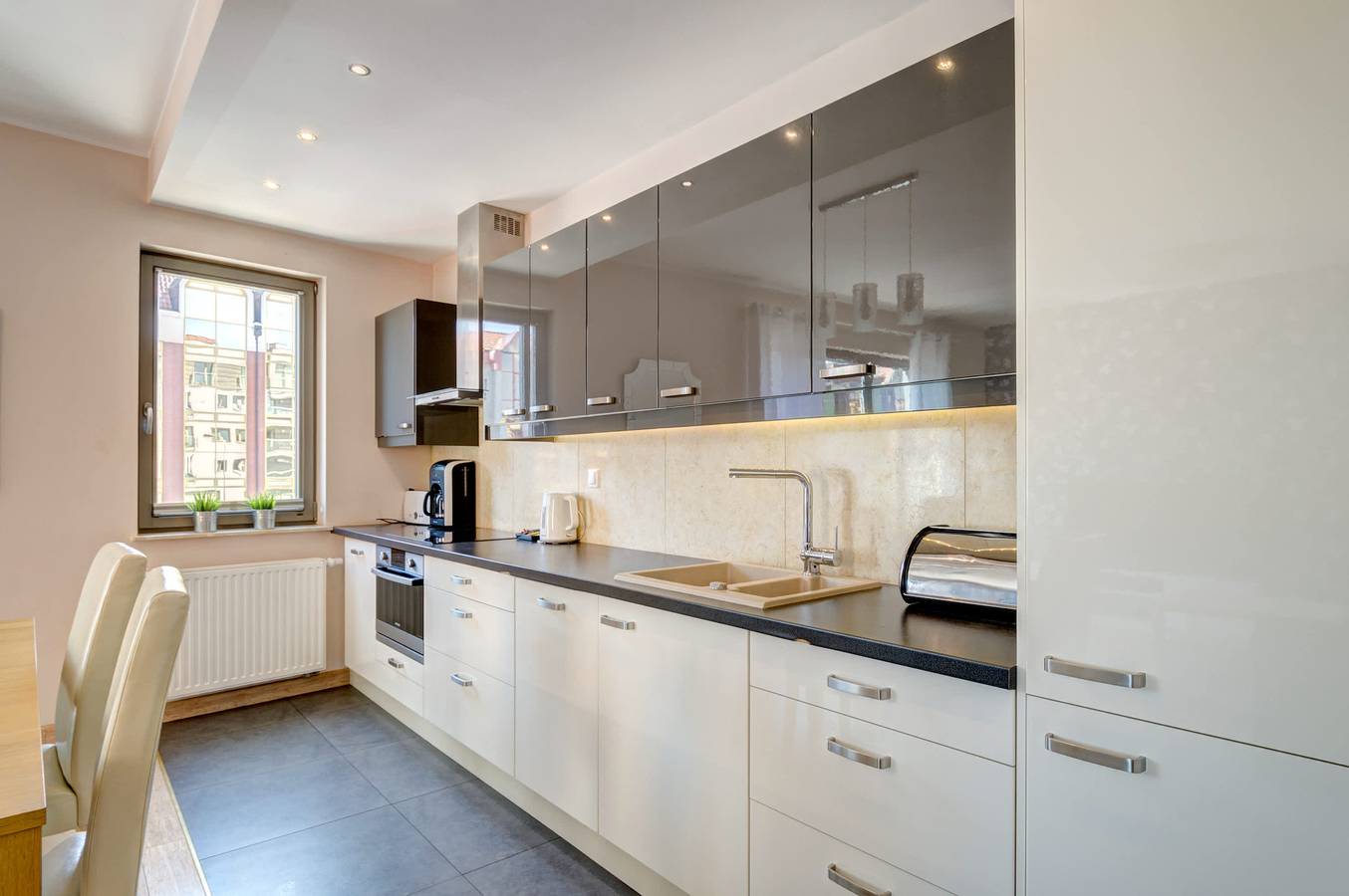 Appartement entier, Modern Apartment on the Motlawa River | Parking and Pool in Gdańsk, Zatoka Gdańska