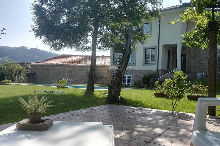 Location de vacances pour 7 personnes, avec balcon et jardin dans São Lourenço do Douro