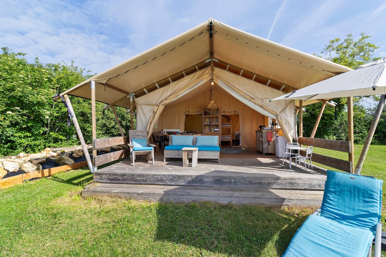 Tente Safari Prestige avec Climatisation, Piscine Partagée, Terrasse Privée et Wi-Fi in Paulin, Périgord Noir