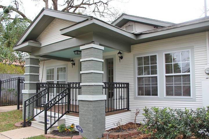 Vacation house for 5 people, with yard in Houston