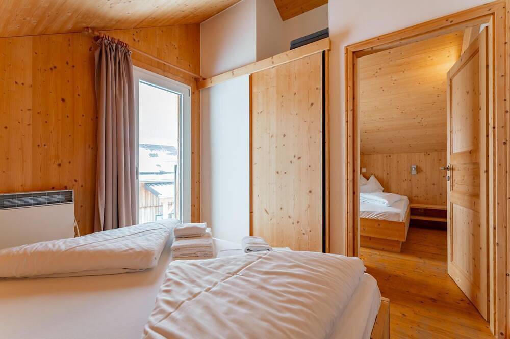 Chalet mit Sauna und Bergblick an der Piste in Rottenmanner und Wölzer Tauern, Hohentauern
