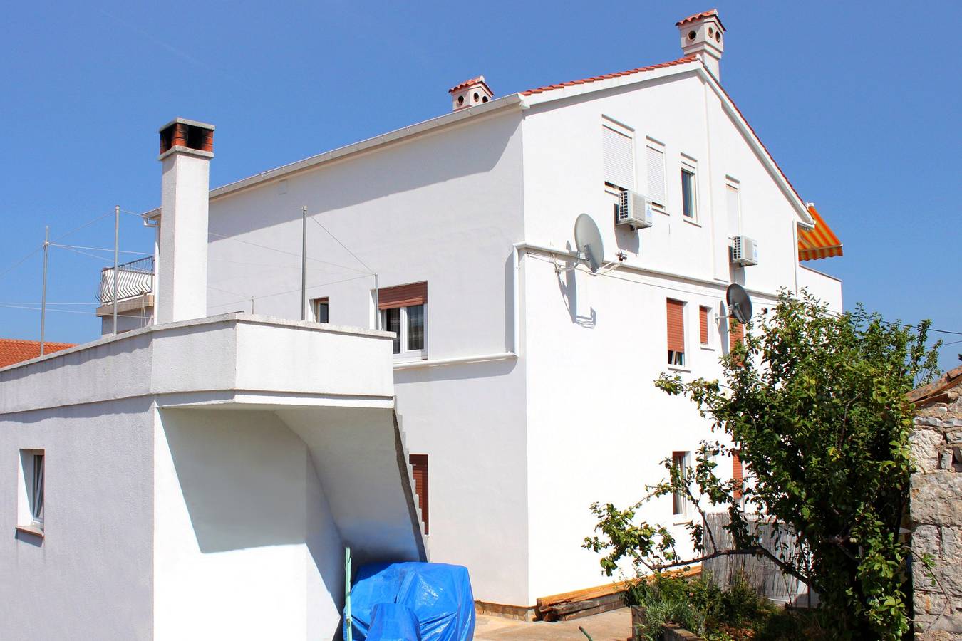 Ganze Wohnung, 1-Zimmer-Ferienwohnung mit Terrasse Bozava, Dugi otok A-8100-b in Sali, Dugi Otok