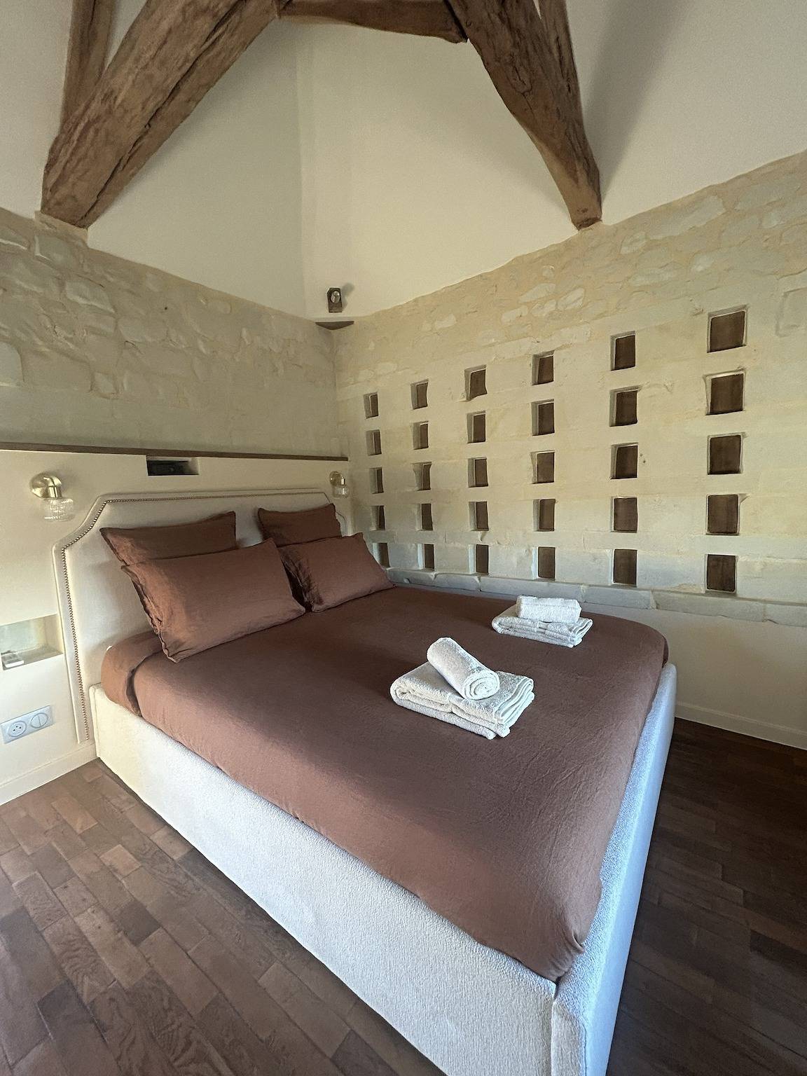 Casa rural "Le Pigeonnier Des Châpeaudieres" con terraza privada, Wi-Fi y aire acondicionado in Châtellerault, Vienne